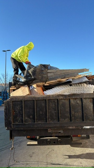 Professional service crew ready for dispatch in Lexington